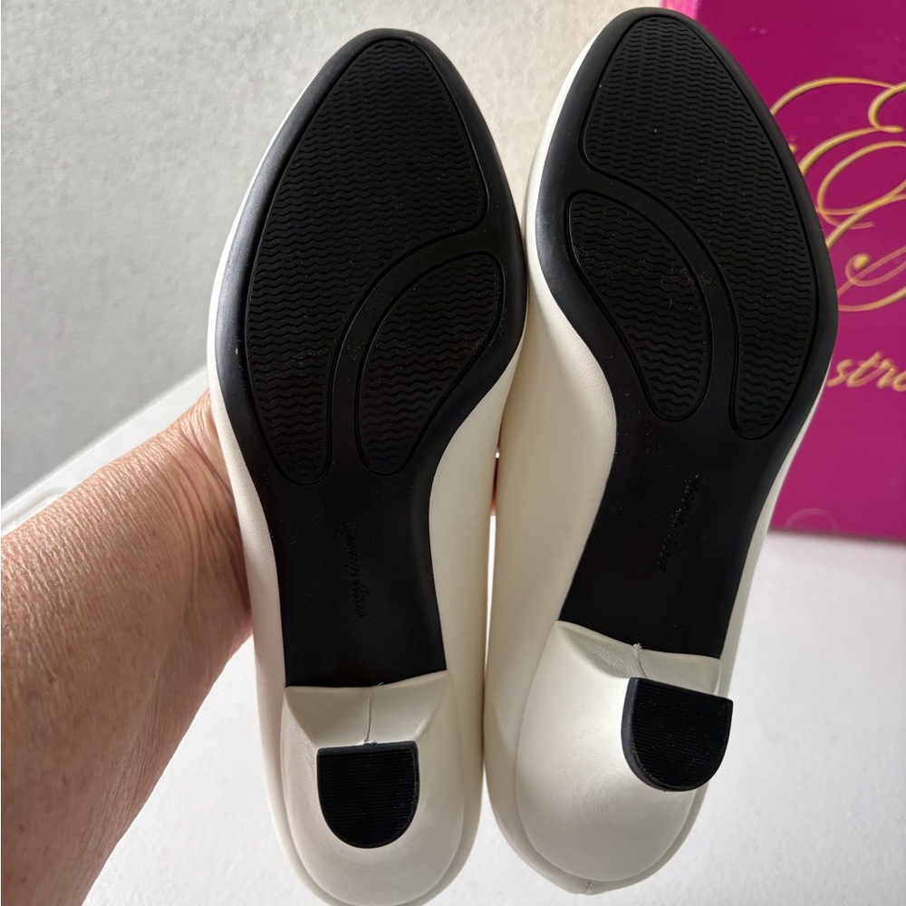 Easy Street Size 8 White Round Toe Pumps Easter Career Office Spring Summer NWIB - Picture 8 of 13